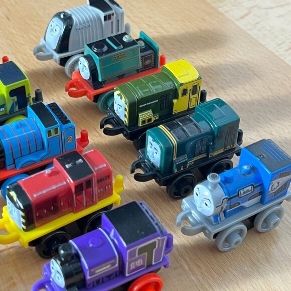 Thomas & Friends Toy Trains MINIS Mixed Train Lot - Picture 3 of 6